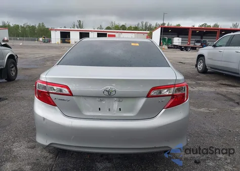 2012 Toyota Camry Le z USA, uszkodzony, nr VIN 4T1BF1FK3CU047697
